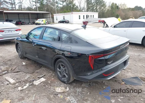 2025 Kia K4 Lxs из США, поврежденный, VIN 3KPFT4DE9SE010261